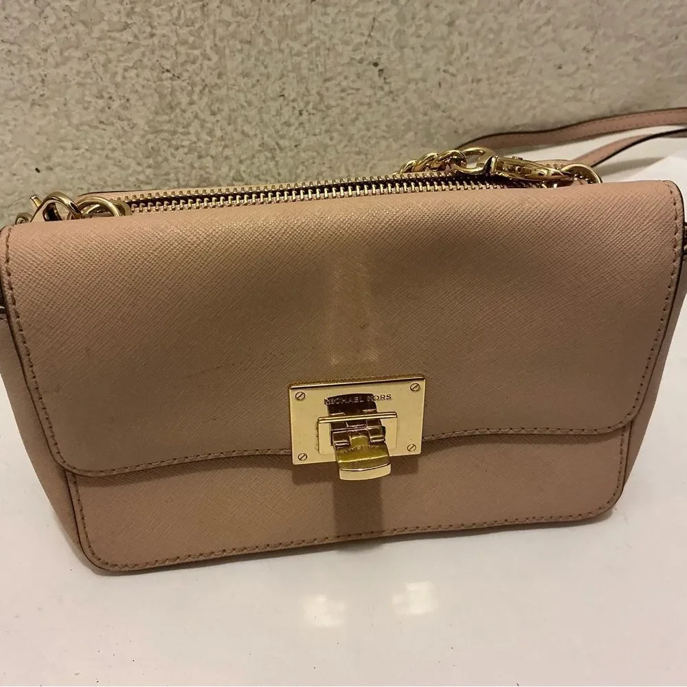 Michael Kors stylish crossbody